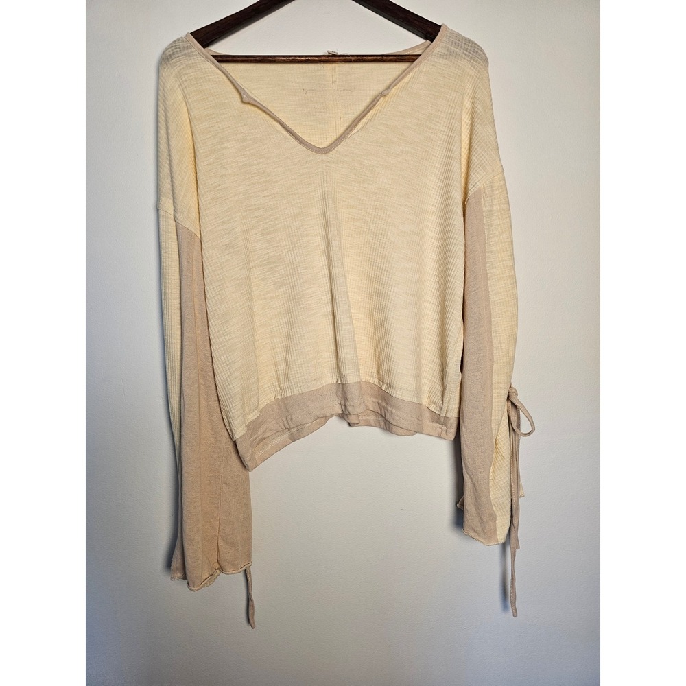 Boho POL‎ Lace Up Sleeve Thermal Top Womens Medium Cream Tan Waffle Knit FKT1086